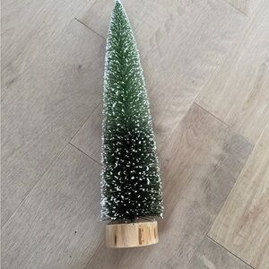 Green Holiday Tabletop Tree